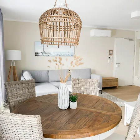 Apartment Ferienwohnung Bikinis & Martinis